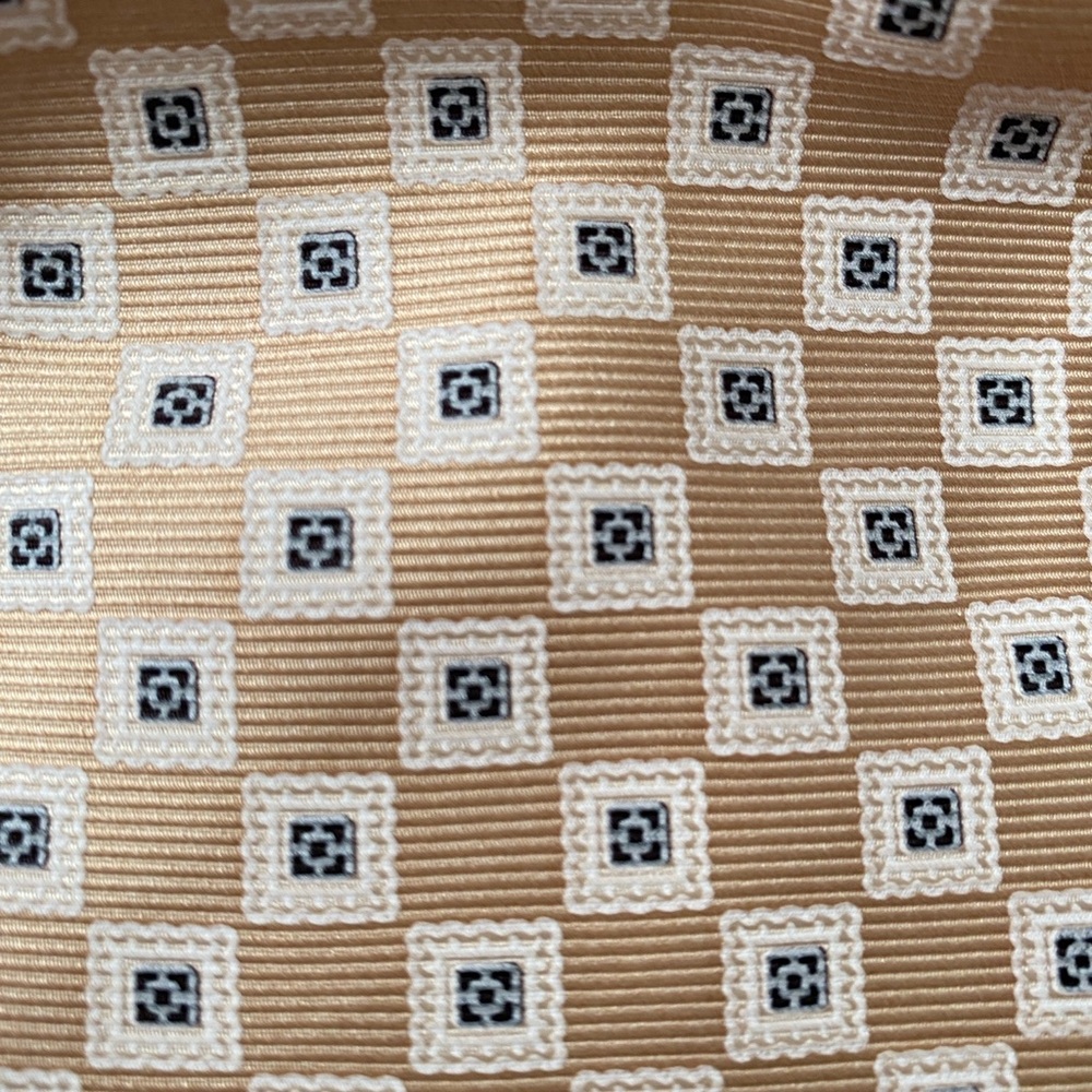 Ermenegildo Zegna Italy Tan and Blue Geometric 100% Silk Jacquard 3.5” Tie - Picture 2 of 6